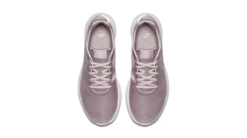 Nike Tanjun Premium Particle Rose Satin (W) Particle Rose/Metallic Platinum-White-Particle Rose (917537-601)