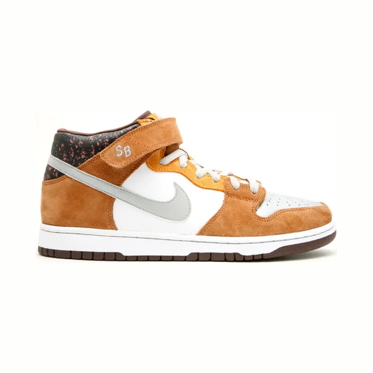 Nike SB Dunk Mid Fender Bass