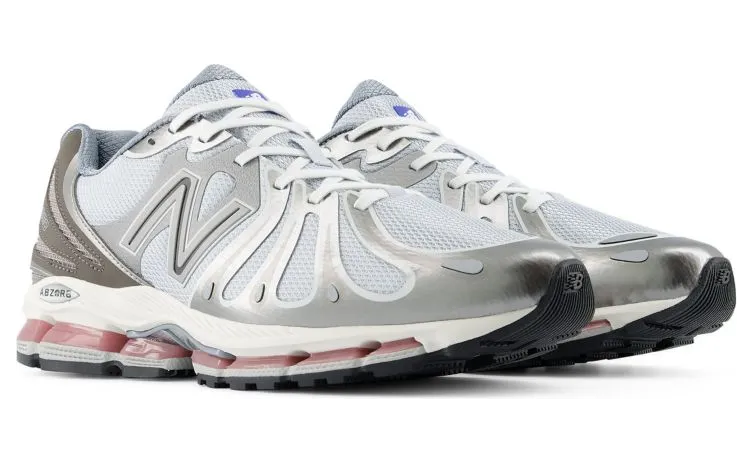 New Balance 1890 “Dark Silver Metallic”: donkere reus met glans (4)