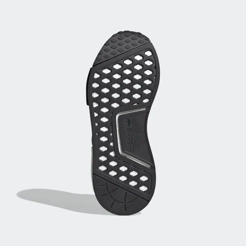 adidas NMD R1 Core Black Cloud White (GS) Core Black/Cloud White/Core Black (EF5861)