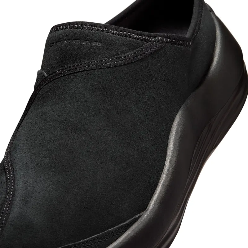 Jordan Future Mule – “Black / Dark Smoke Grey” (HV5073-005)