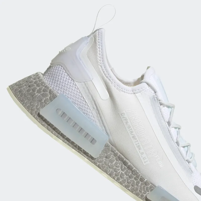 adidas NMD_R1 Spectoo Cloud White / Crystal White / Silver Metallic (GZ9267)