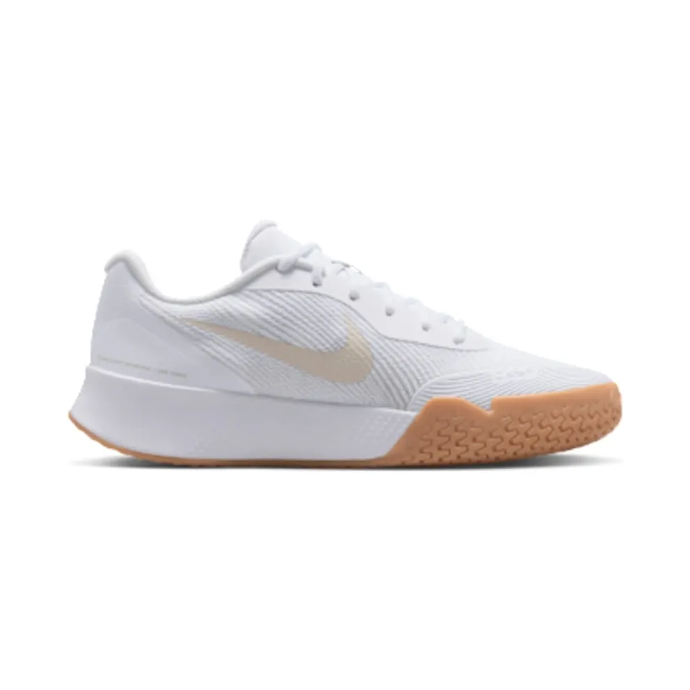 Nike Vapor Lite 3 Hard Court “White / Summit White / Gum Yellow / Light Orewood Brown” (FZ2155-103)