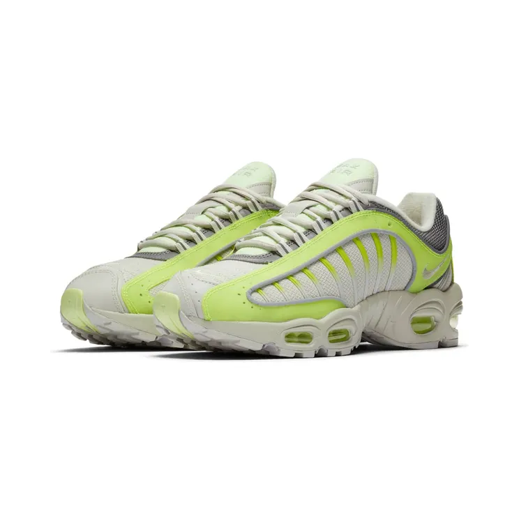 nike-air-max CJ0784-700