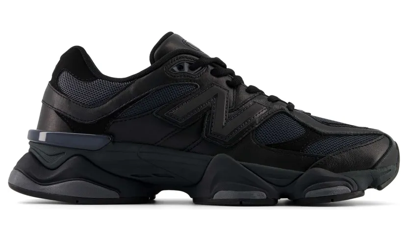 New Balance 9060 “Black”: Maximalismus in der sichersten Farbe
