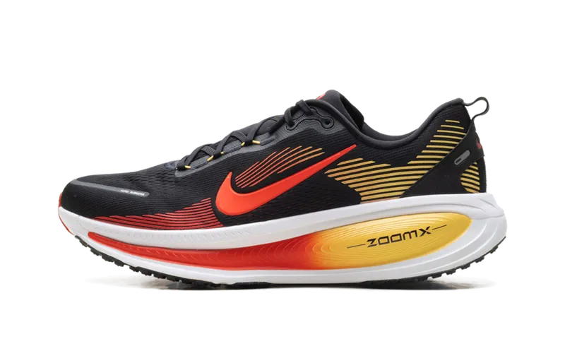 Nike Vomero 18 “Black / Bright Crimson / Light Crimson” (HM6803-016)