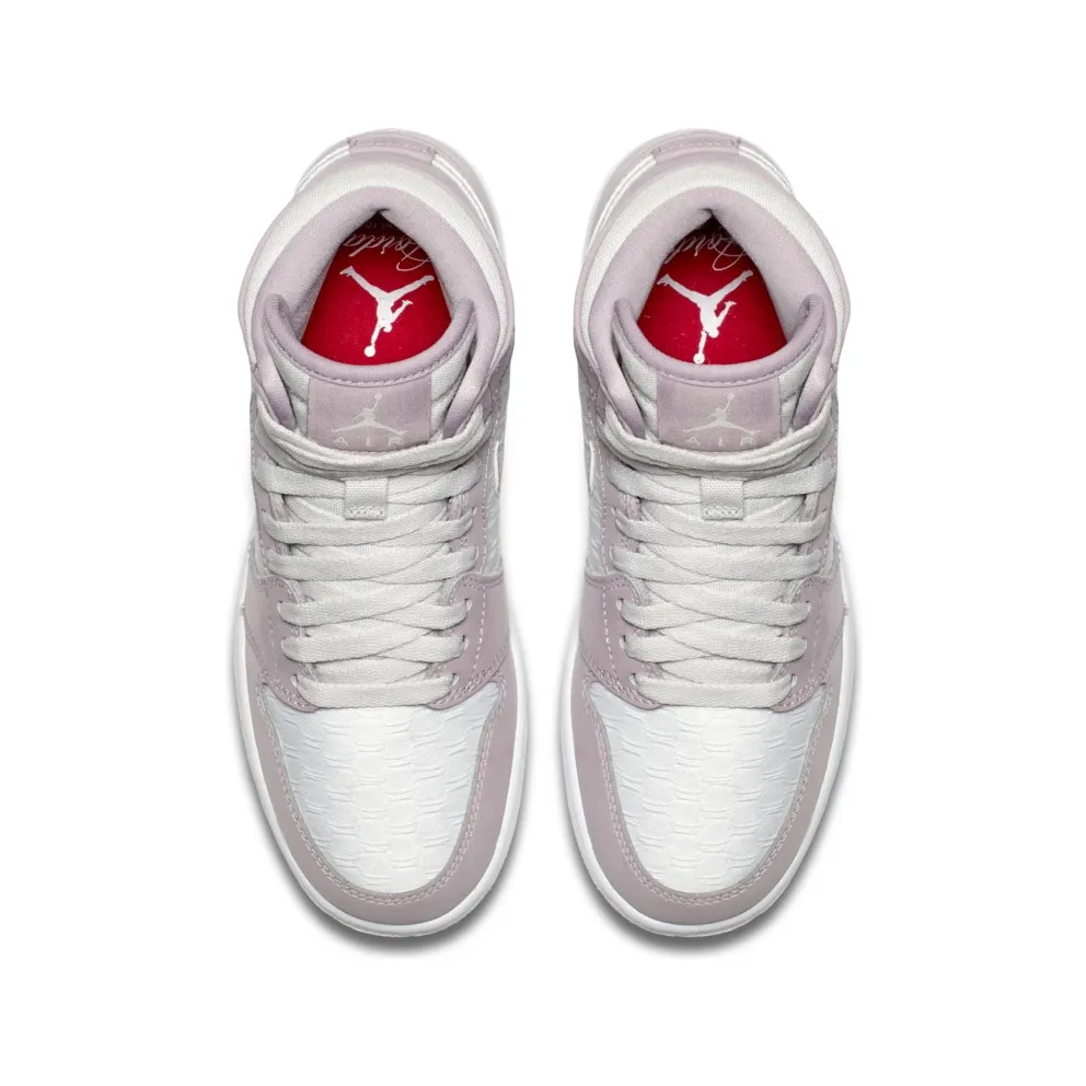 Jordan 1 Retro Heiress Plum Fog (GS) (832596-025)
