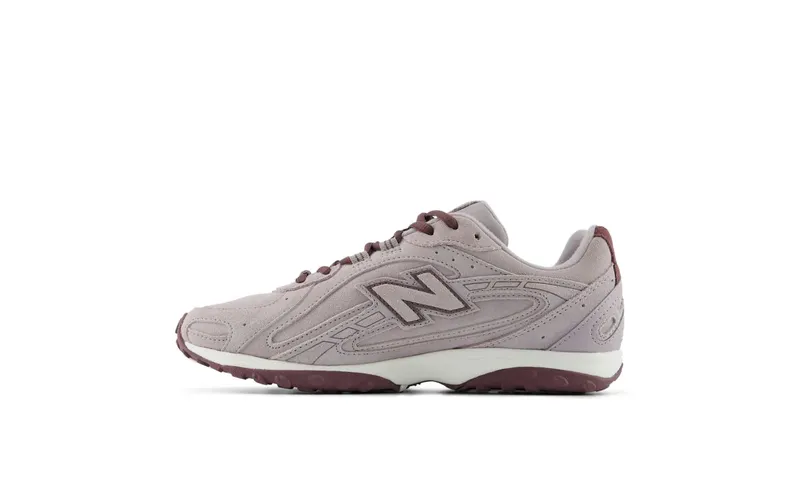 New Balance 204L “Truffle Salt” (U204L8WR): mauve suède met bordeaux, de kleur van dit najaar (2)