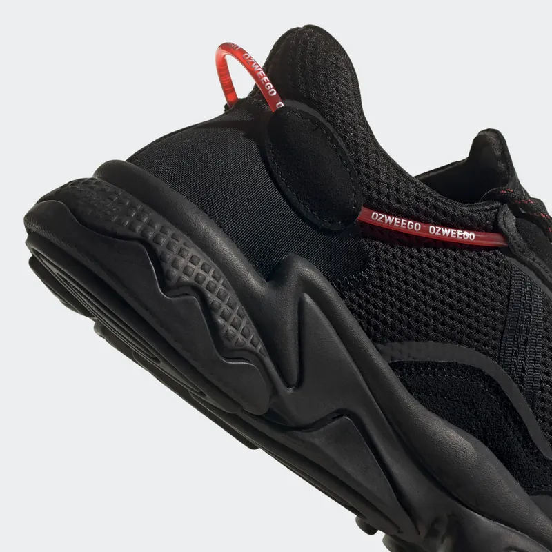 Adidas OZWEEGO Core Black / Core Black / Scarlet (GV9965)