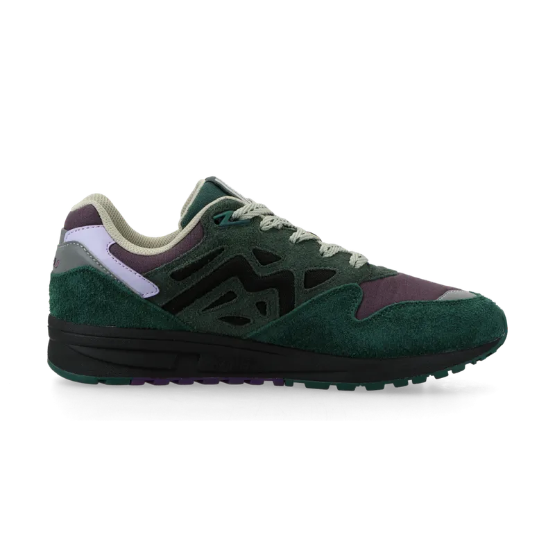 Karhu Legacy 96 “Mystic Forest” (rain forest / plum perfect) – F806072