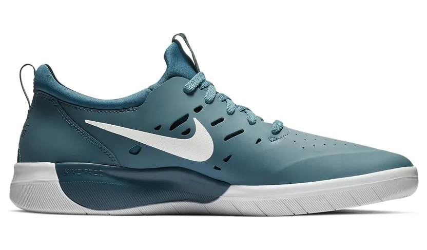 nike-free AA4272-400