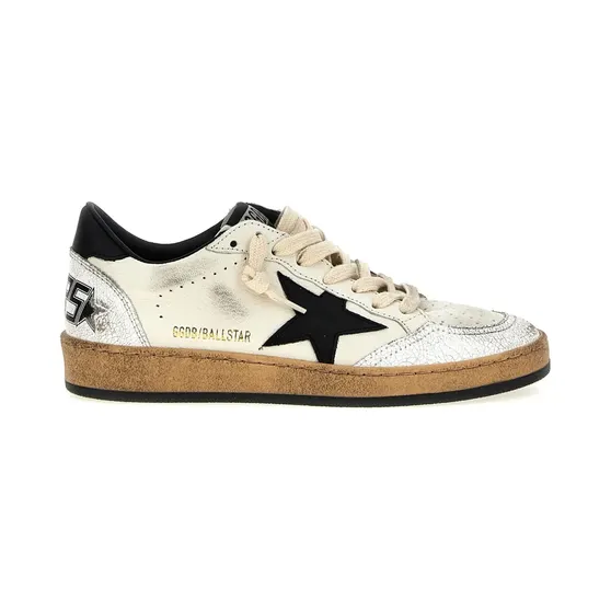 Golden Goose Ball Star aus Nappaleder mit schwarzem Stern und schwarzer Fersenlasche Nude (GWF00117F003771)
