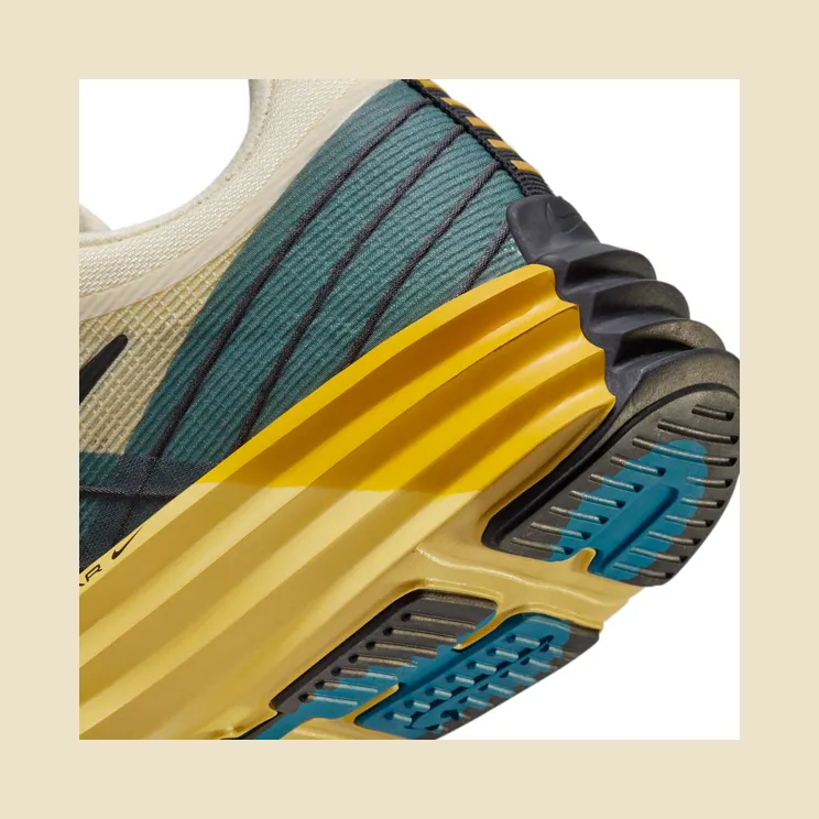 nike-lunar-roam DV2440-700