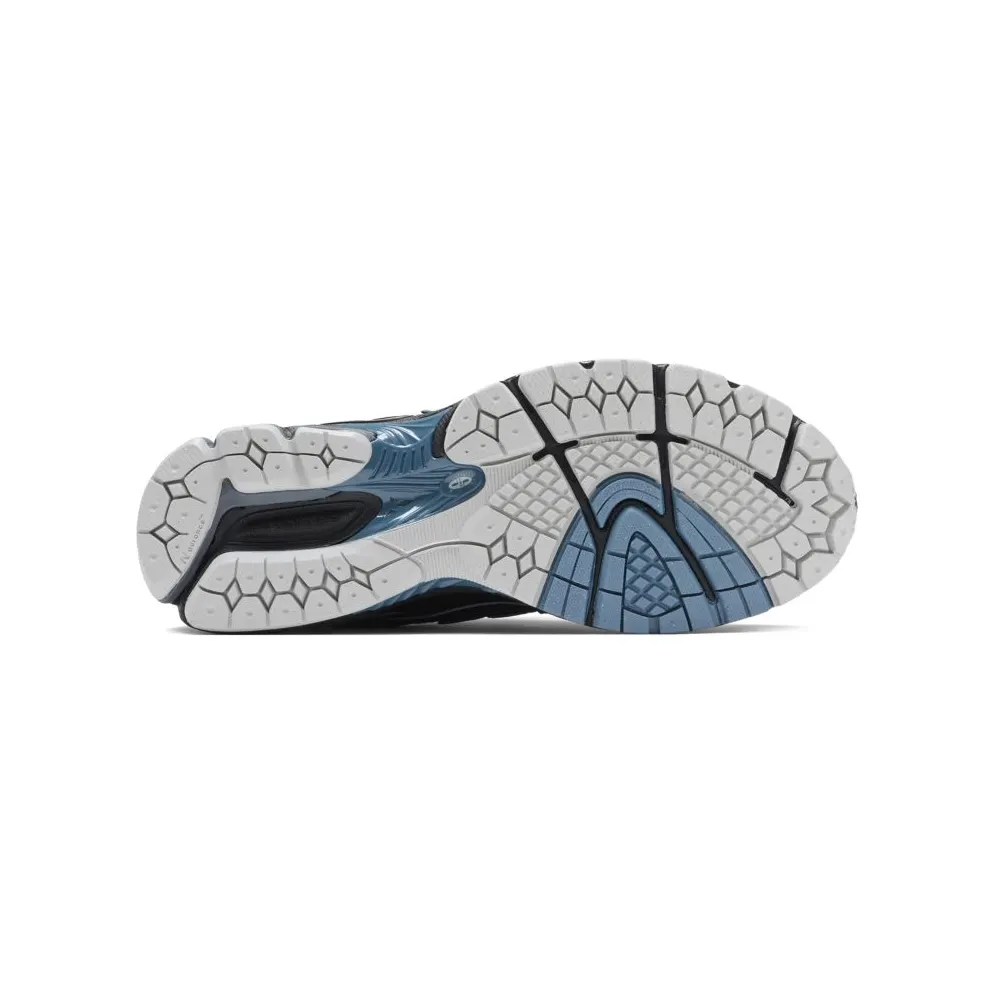 New Balance 1906R Black / Silver (U1906RAC)