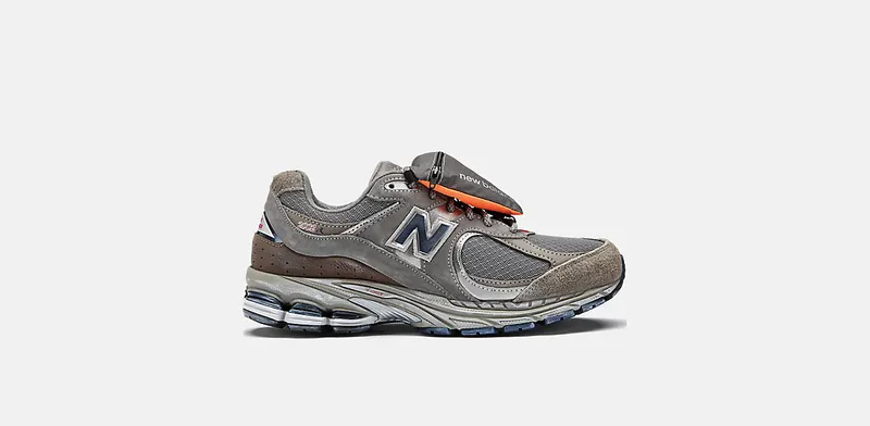 New Balance 2002R Grey Brown Pouch (M2002RVA)
