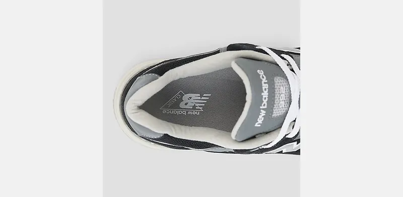 New Balance 992 “Made in USA – Black Grey” (U992BK)