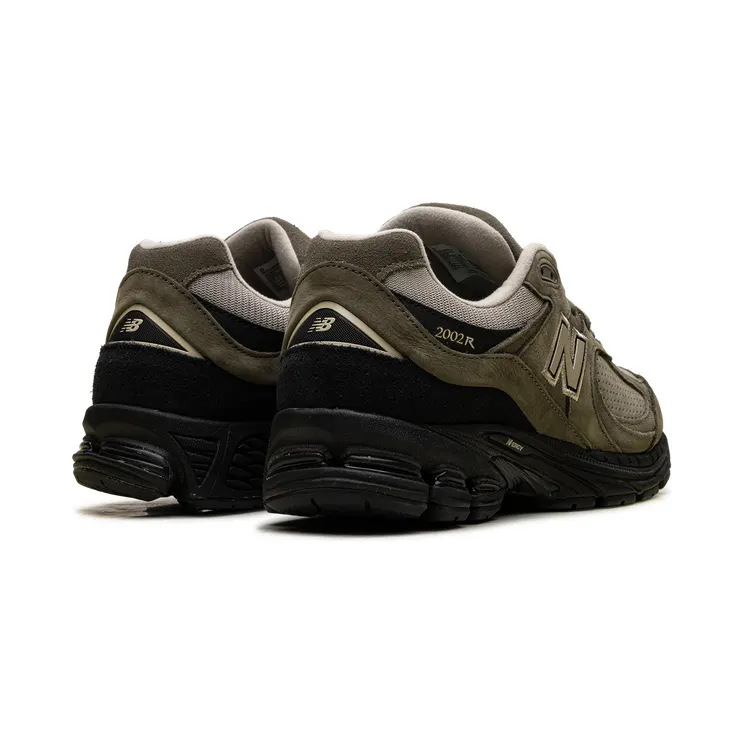new-balance-2002r M2002RCF