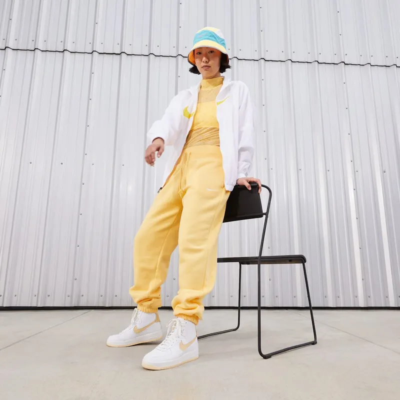 Nike AIR FORCE 1 HIGH SCULPT “Team Gold” (DV7454-100)