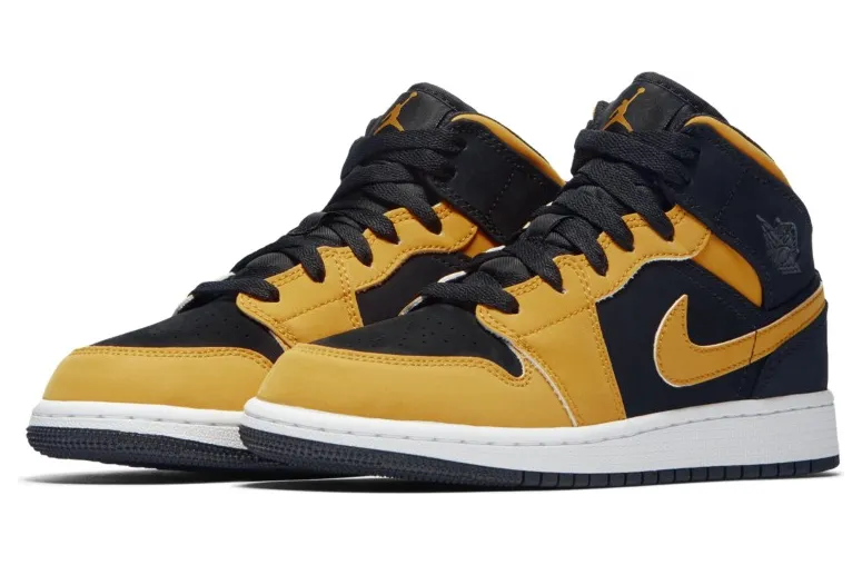 Air Jordan 1 Mid GS Black University Gold (554725-071)