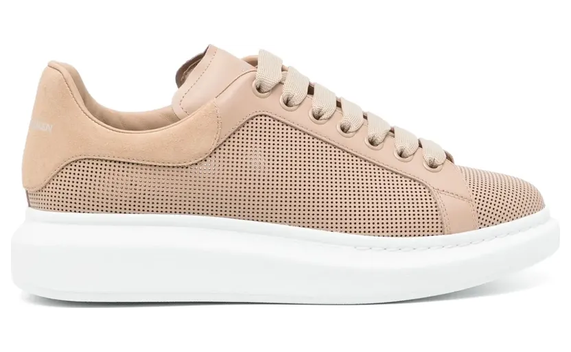 Alexander McQueen Oversized low-top sneakers – Beige (777810WIE9H)