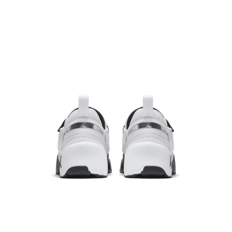 Jordan Trunner LX Black White Black/White (897992-010)