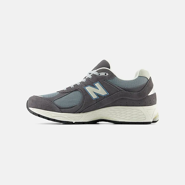 new-balance-2002r M2002RFB
