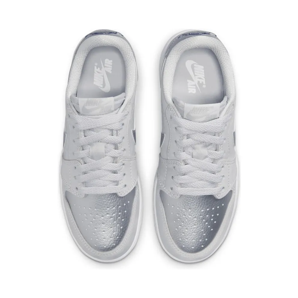 Jordan 1 Low OG GS “Metallic Silver” (CZ0858-002)