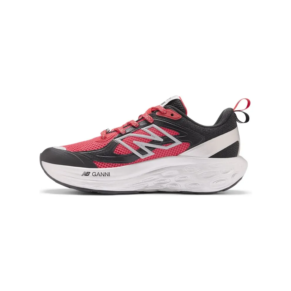 New Balance Fresh Foam Trainer “GANNI – Black Silver Metallic Red” (UTRNGN)