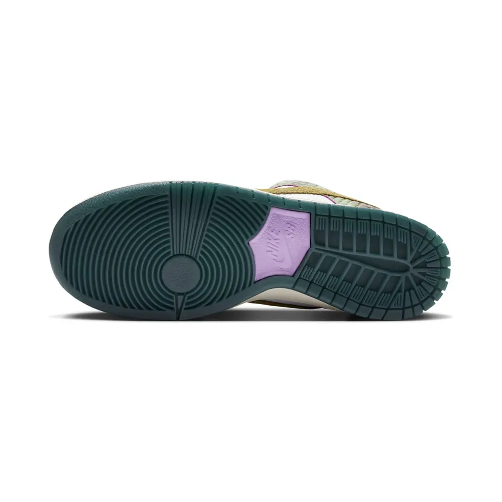 Nike SB Dunk Low “Alexis Sablone – Chameleon” (HJ3386-300)