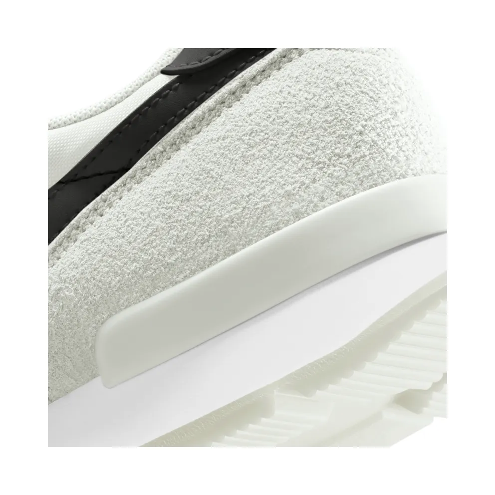 Nike Internationalist “Summit White / Metallic Gold / White / Black” (828407-108)
