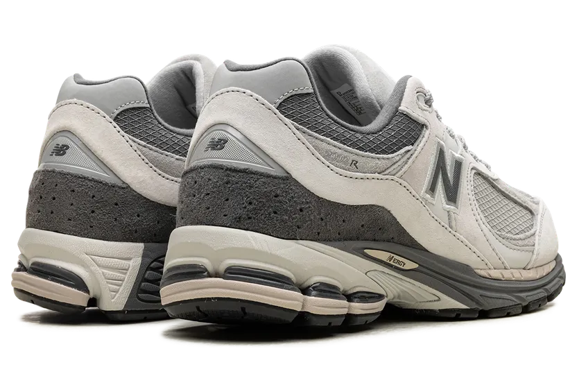 new-balance-2002r M2002RRW