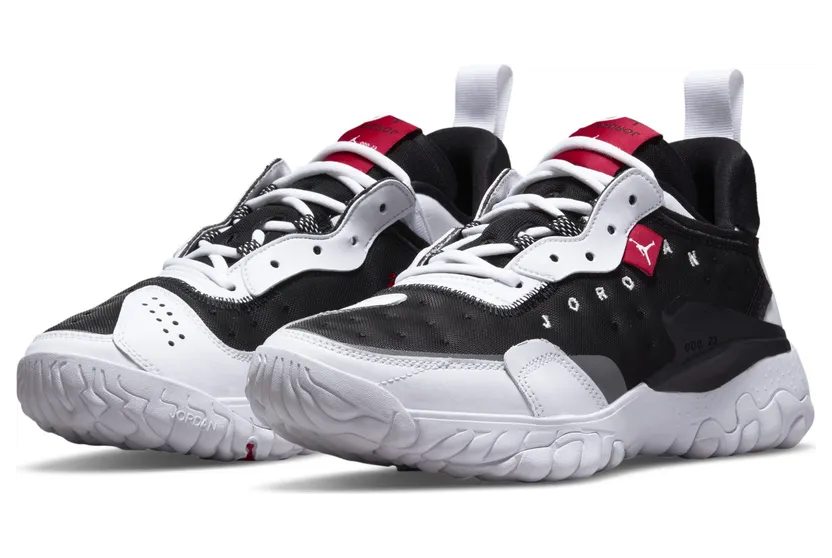 Jordan Delta 2 Zwart (CV8121-011)
