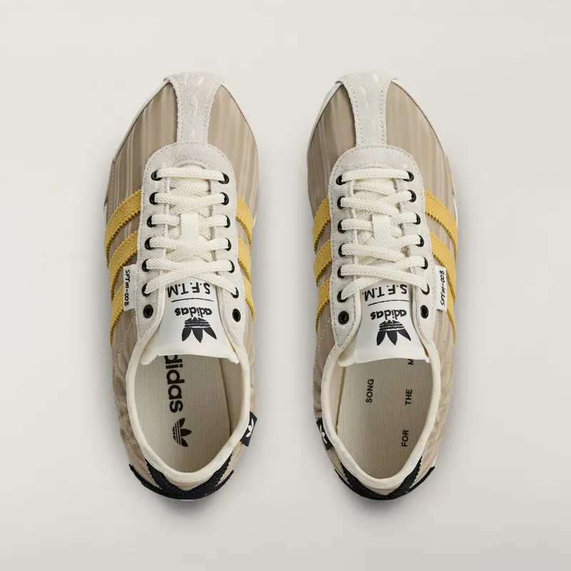 Adidas Tokyo “Song For The Mute”: stille collab in off-white en geel (6)