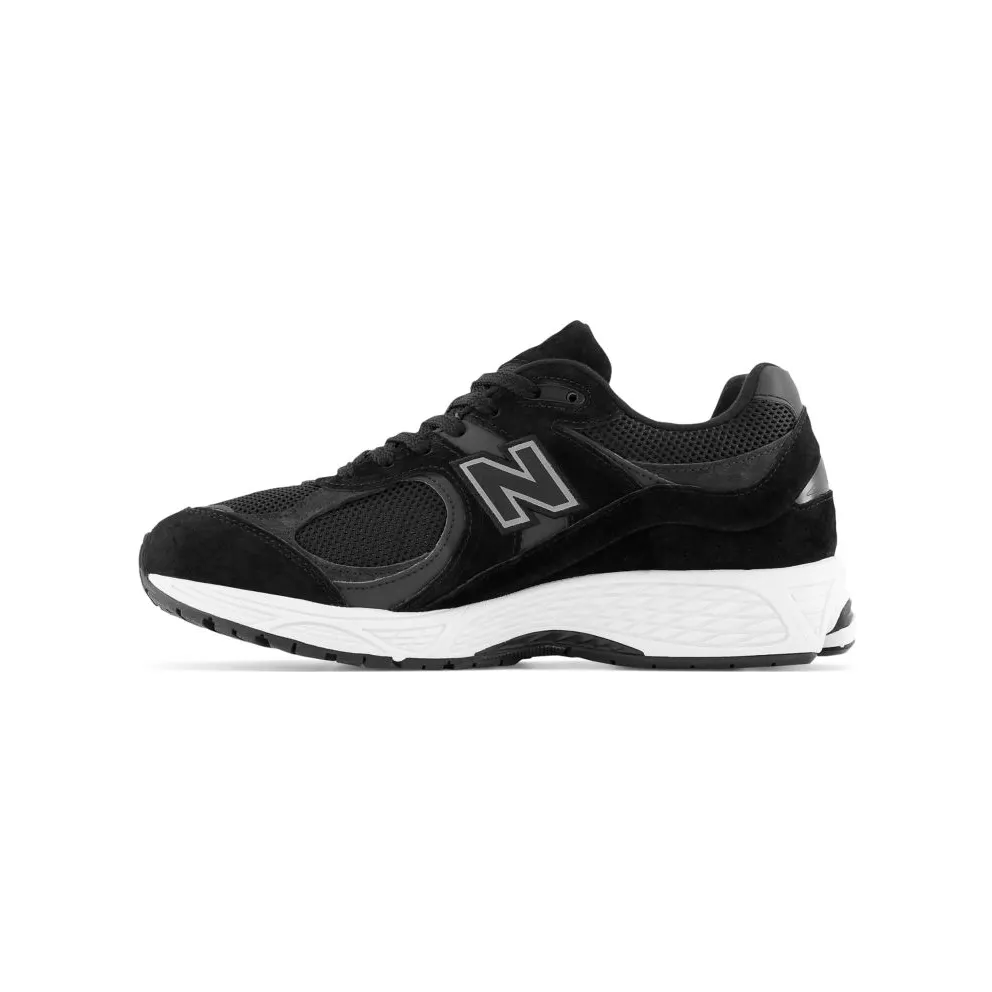 New Balance 2002R “Black / Gunmetal” (M2002RBK)