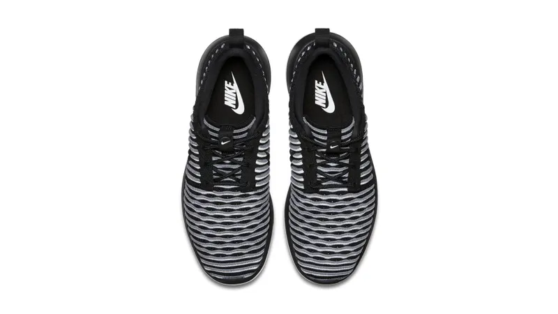Nike Roshe Two Flyknit Black Black White (W) Black/Black/White (844929-001)