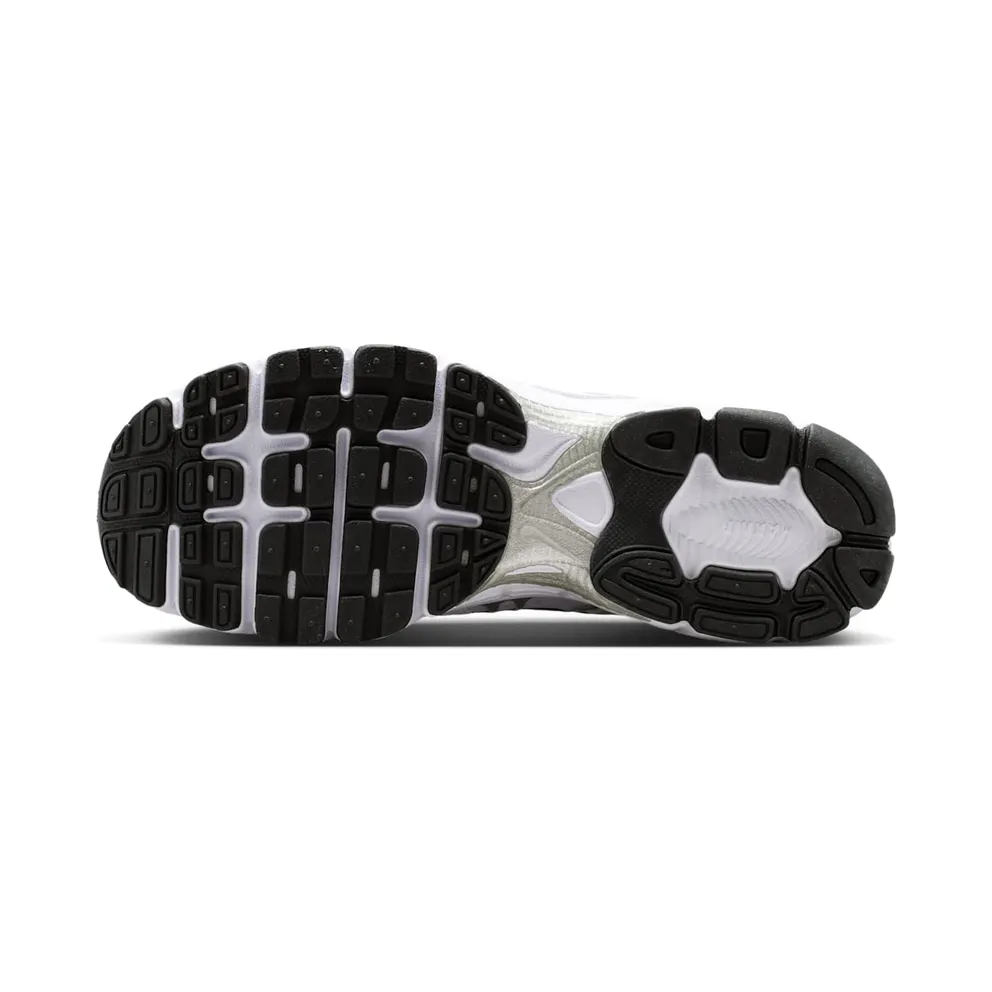 Nike Air Max Moto 2K “White / Black / Wolf Grey / Metallic Silver” (IR1476-100)