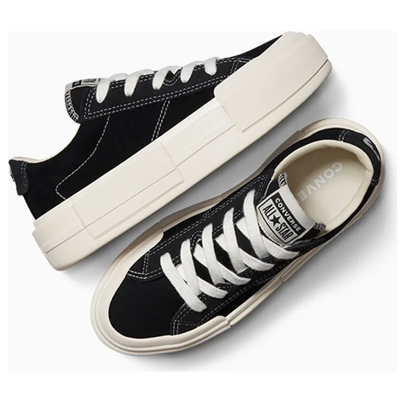 converse-chuck-taylor-all-star A17682C