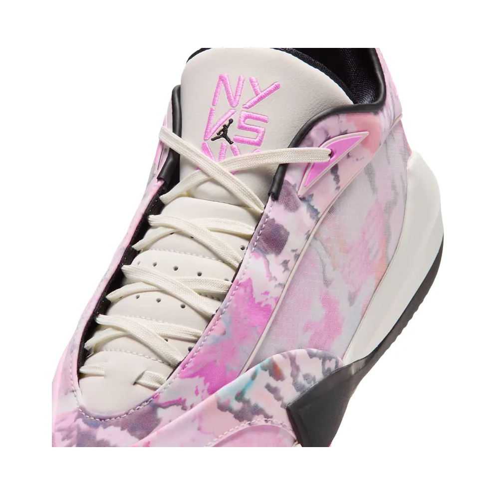 Jordan Triangle – NY vs. NY – “Sail / Black / Pink Beam” (IO3373-100)