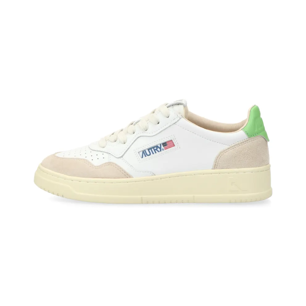 Autry Medalist Low White / Bud Grn (AULWLS65)