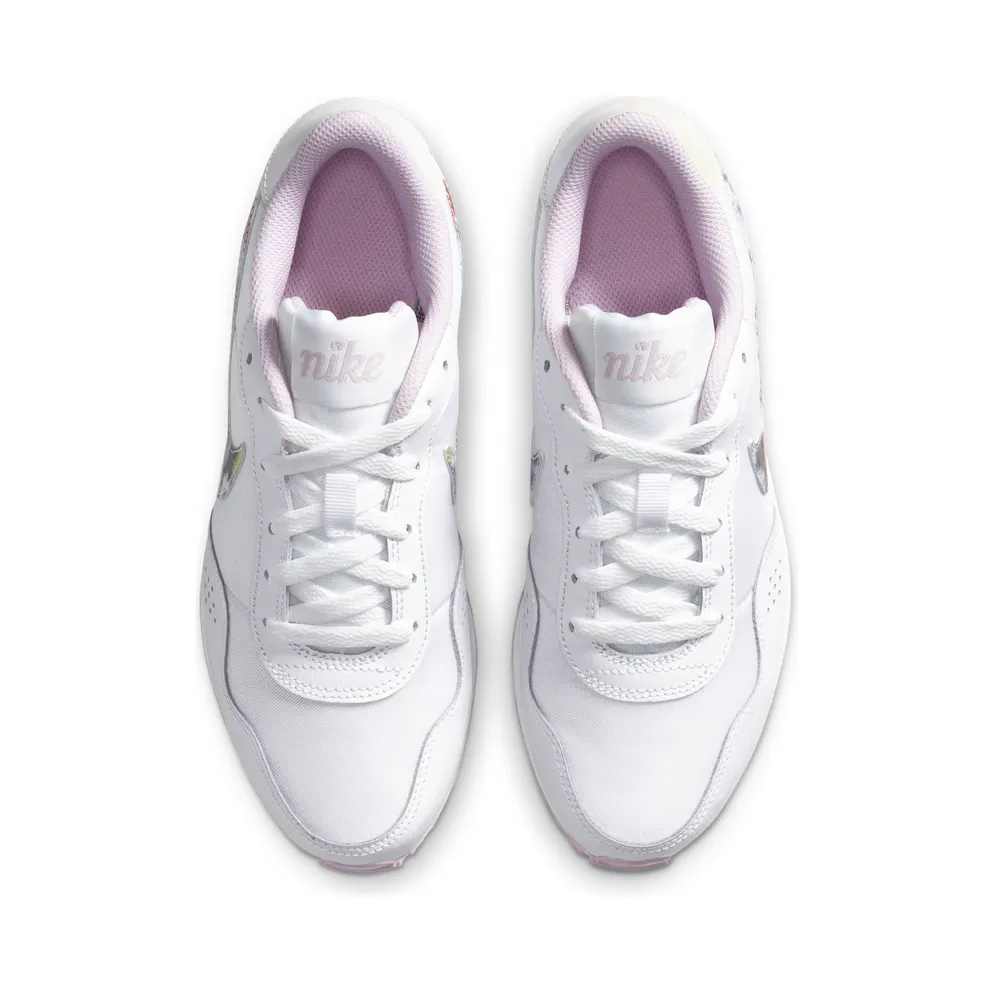 Nike MD Valiant Older Kids’ White (CN8555-100)