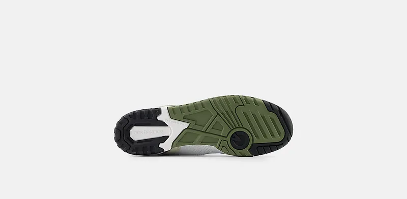 New Balance 550 “White / Dark Olivine” (BB550DOB)