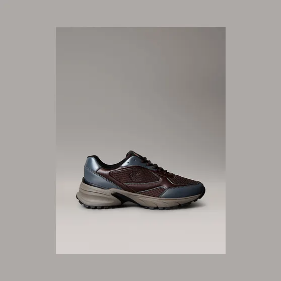 Calvin Klein Trailblazer – Mesh Mix Runner “Bordeaux / Coal / Taupe Smog” (YM0YM014510HP)
