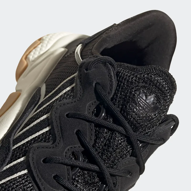 Adidas OZWEEGO Core Black / Off White / Gum (FZ2017)