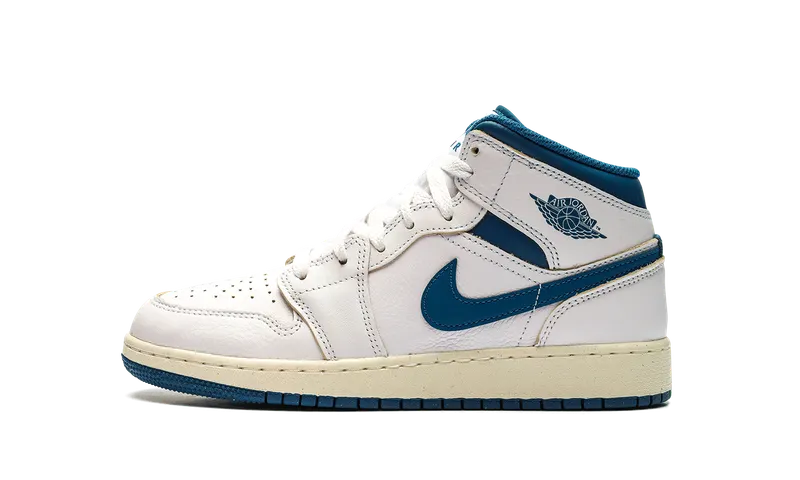 Jordan 1 Mid SE GS “Industrial Blue” (FN7432-141)