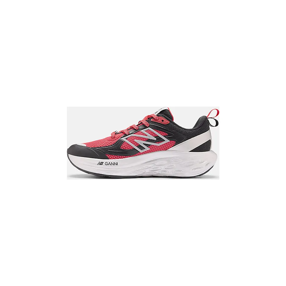 New Balance Fresh Foam Trainer “GANNI – Black Silver Metallic Red” (UTRNGN)