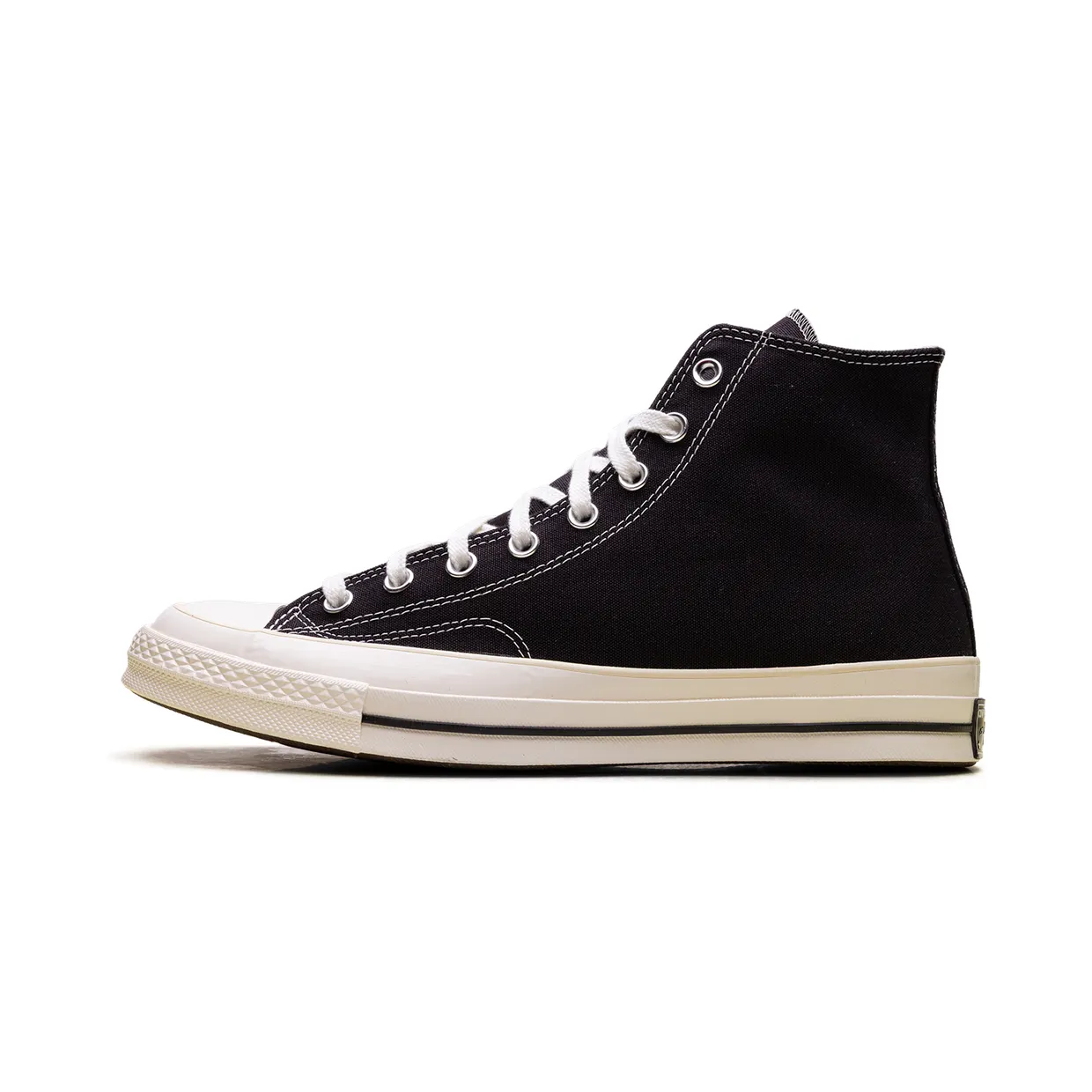converse-chuck-taylor-all-star A17694C
