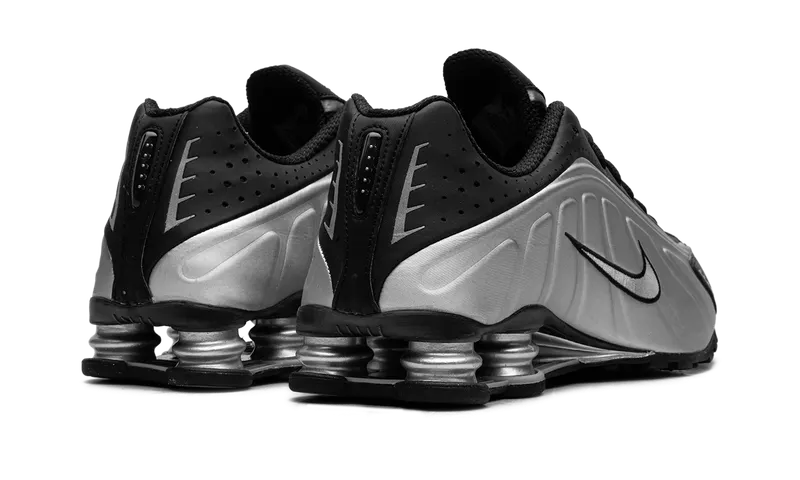 Nike Shox R4 “Metallic Silver / Black” (HQ1988-007)