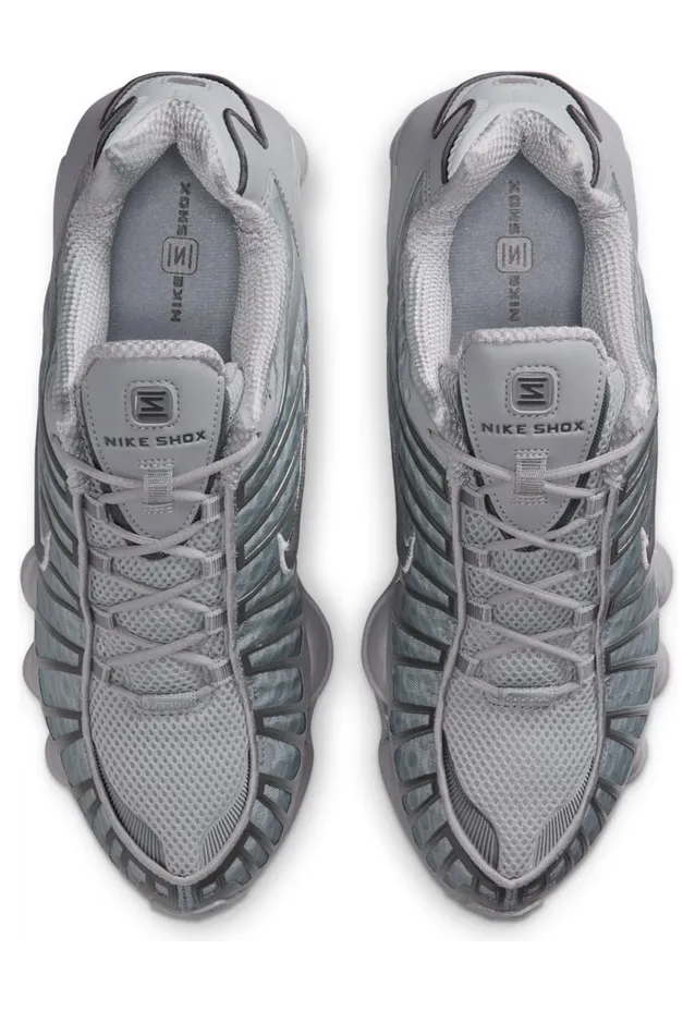 nike-shox AV3595-015
