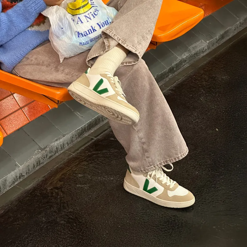 VEJA in Colour-Block-Optik – White (VX0503146)