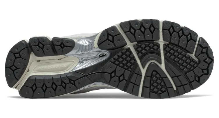 new-balance-2002r ML2002RQ